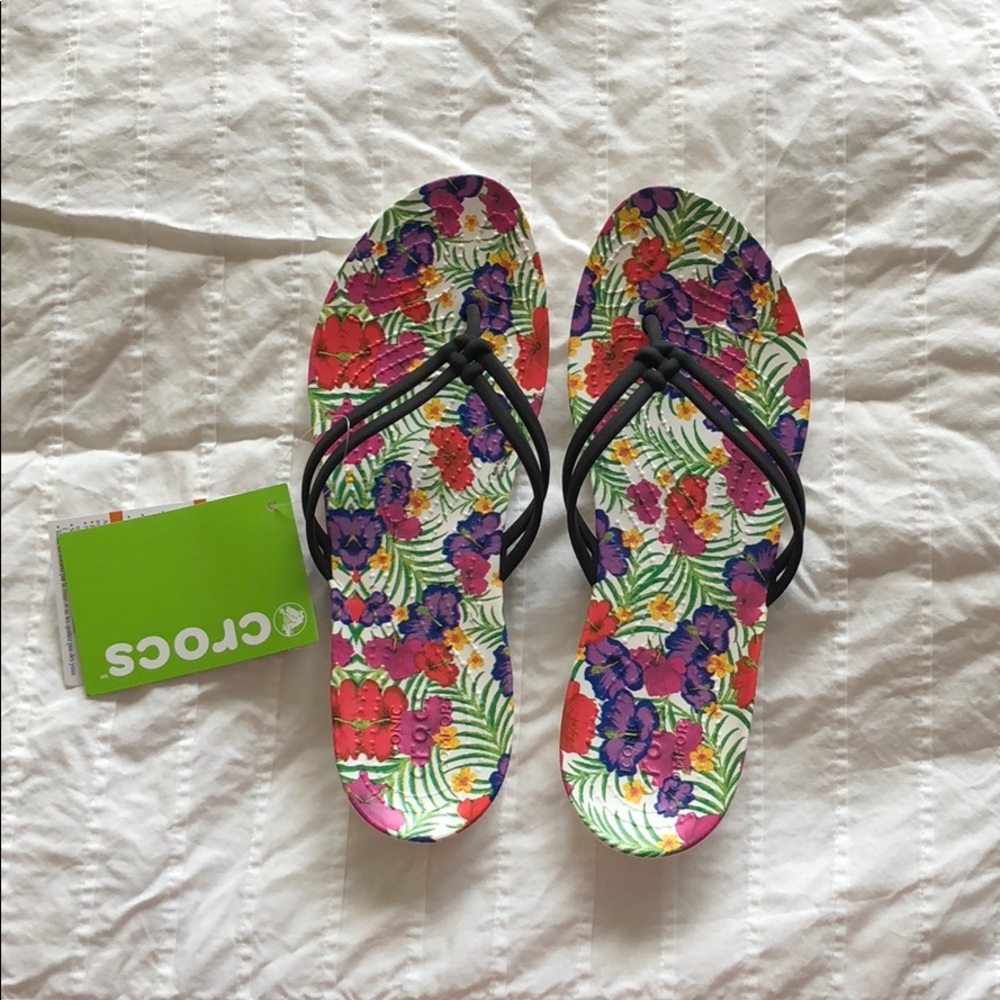 Crocs flip flops NWT!